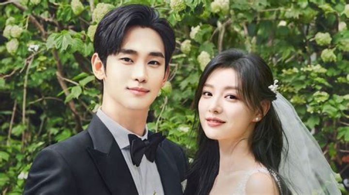 Kim Soo-hyun's Love Life: The Recent Dating Confirmation